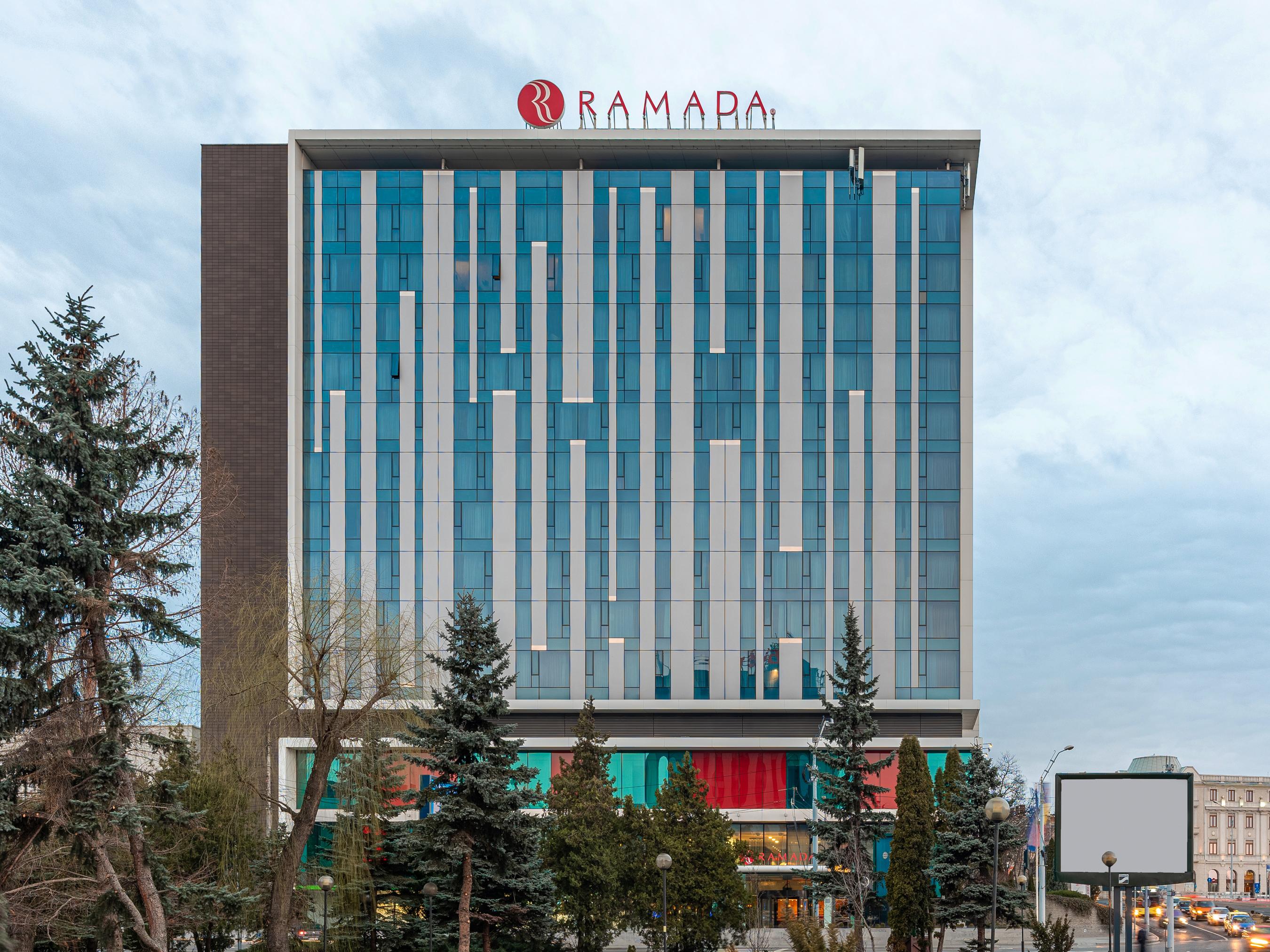 Ramada Sibiu Hotel Экстерьер фото
